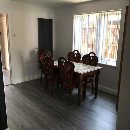 Double Room Next To Burnham Elizabeth Line Station Слау Экстерьер фото