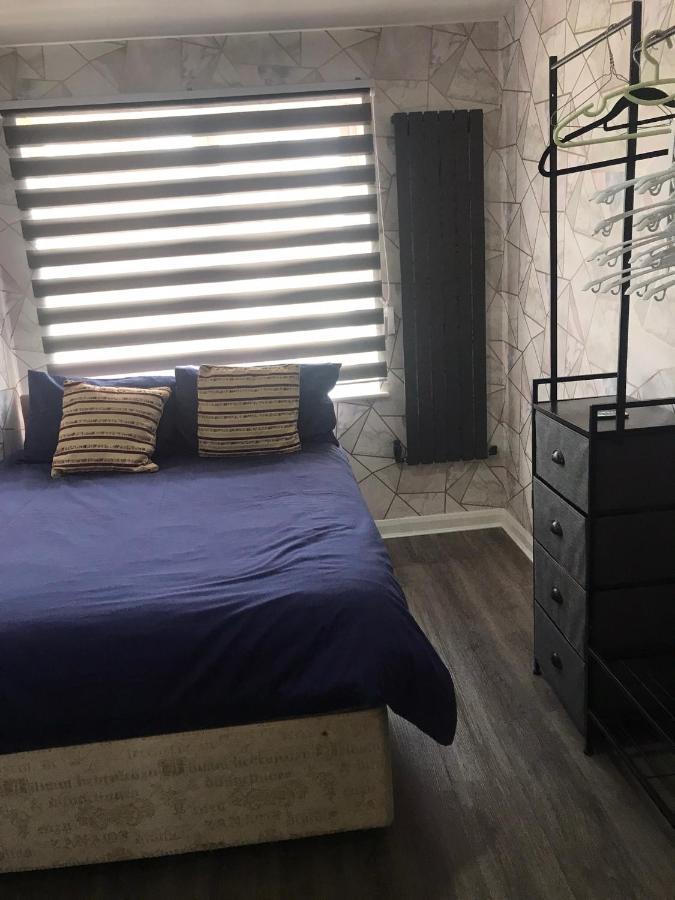 Double Room Next To Burnham Elizabeth Line Station Слау Экстерьер фото